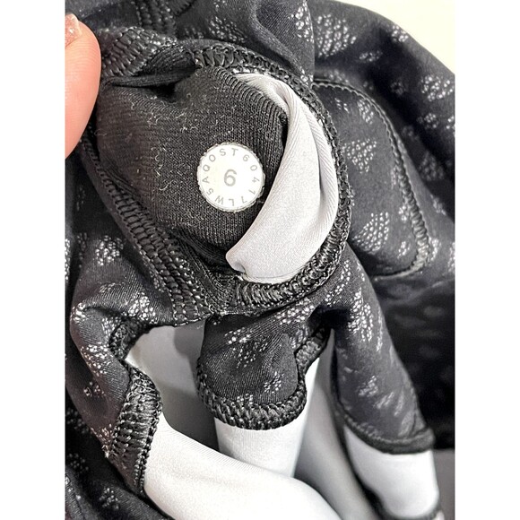 Lululemon Sz 6 Wunder Under Hi-Rise Tight Overlace HR Ice Grey Black Cropped 21" - Picture 8 of 10